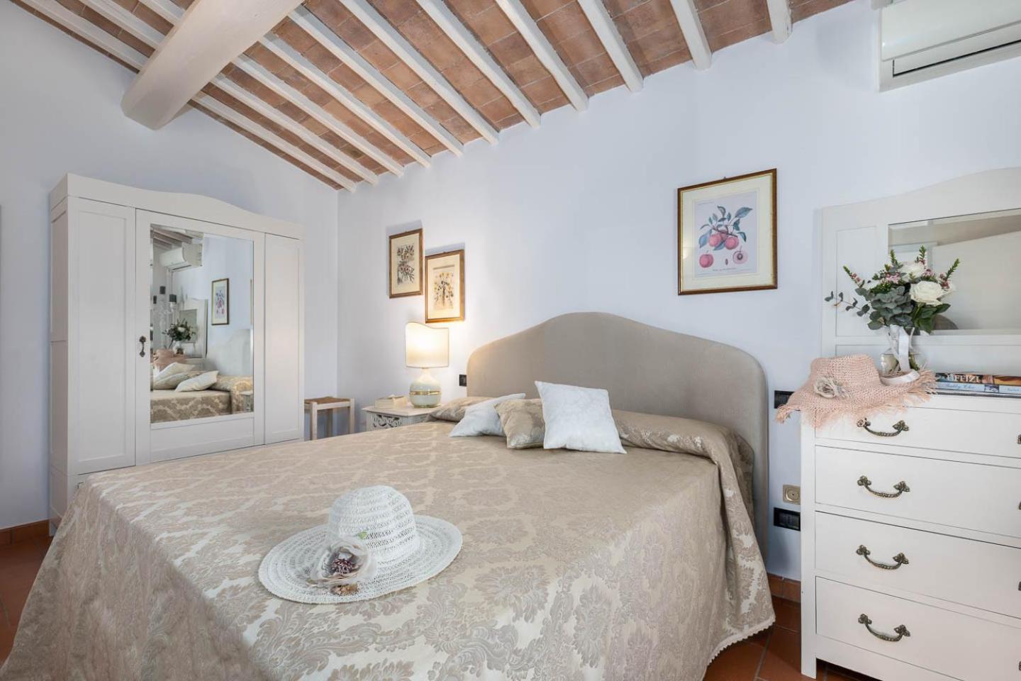 Relais Antico Borgo San Lorenzo Поджібонсі Екстер'єр фото