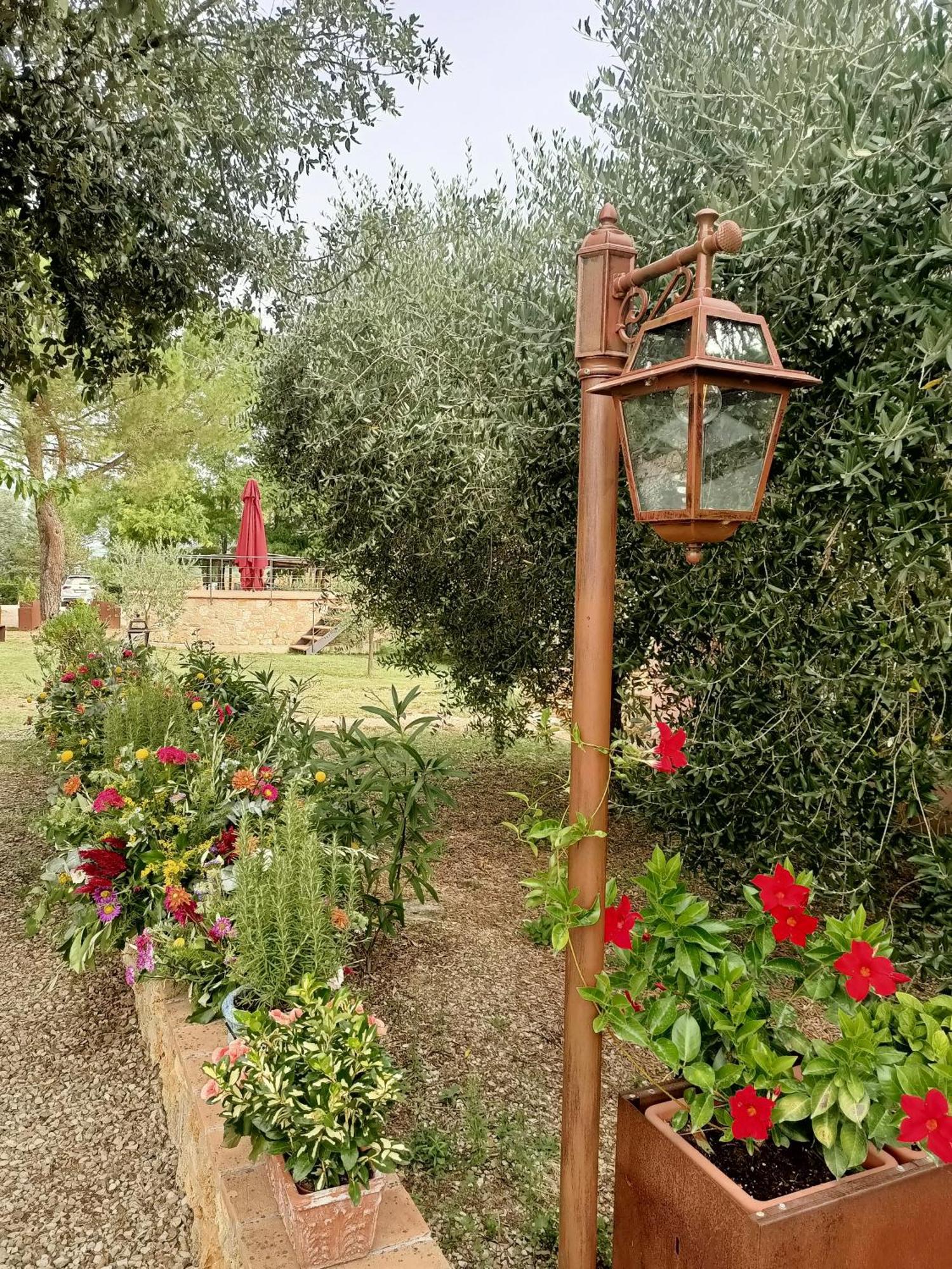 Relais Antico Borgo San Lorenzo Поджібонсі Екстер'єр фото